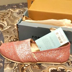 Classic Toms shoes in Rose Glow